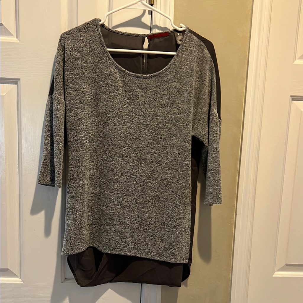 Bke Gray And Black Knit Top